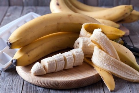whole-and-sliced-bananas-on-board